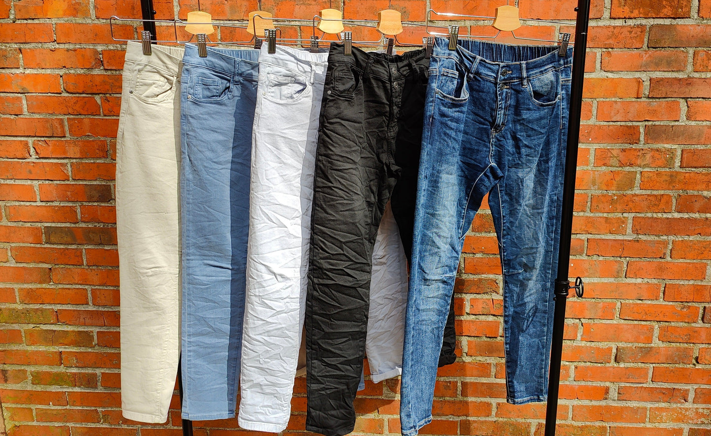 Hose 2 Knöpfe mit Gummizug