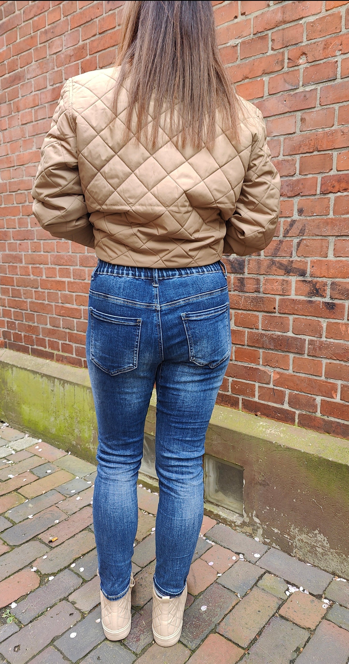 Hose 2 Knöpfe mit Gummizug