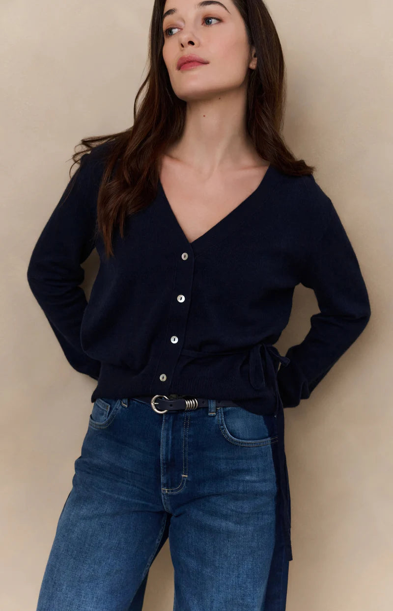 Cardigan mit V-Ausschnitt und Bindeverschluss YAYA