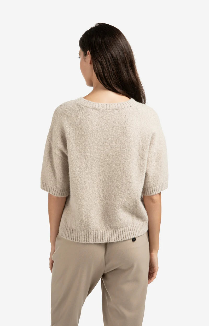 Kurzärmeliger Strickpullover mit Aufschrift; YAYA