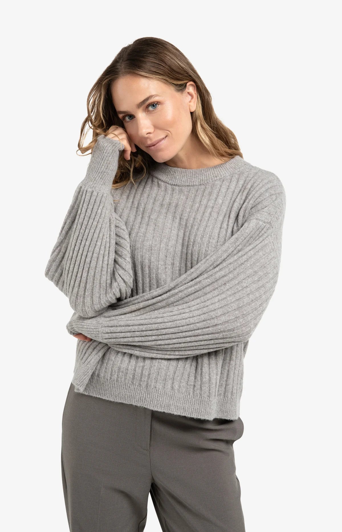 Gerippter Pullover mit Rundhalsausschnitt und langen Ärmeln, YAYA
