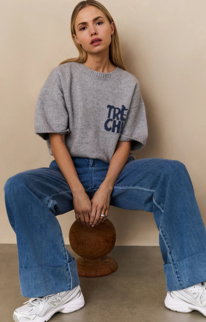 Kurzärmeliger Strickpullover mit Aufschrift; YAYA