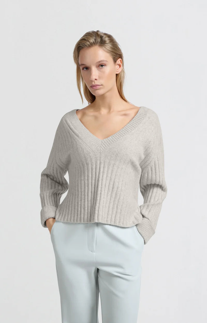 Weicher gerippter Pullover mit V-Ausschnitt, Yaya